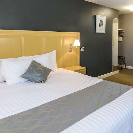 Red Lion Inn & Suites Abbotsford Buitenkant foto