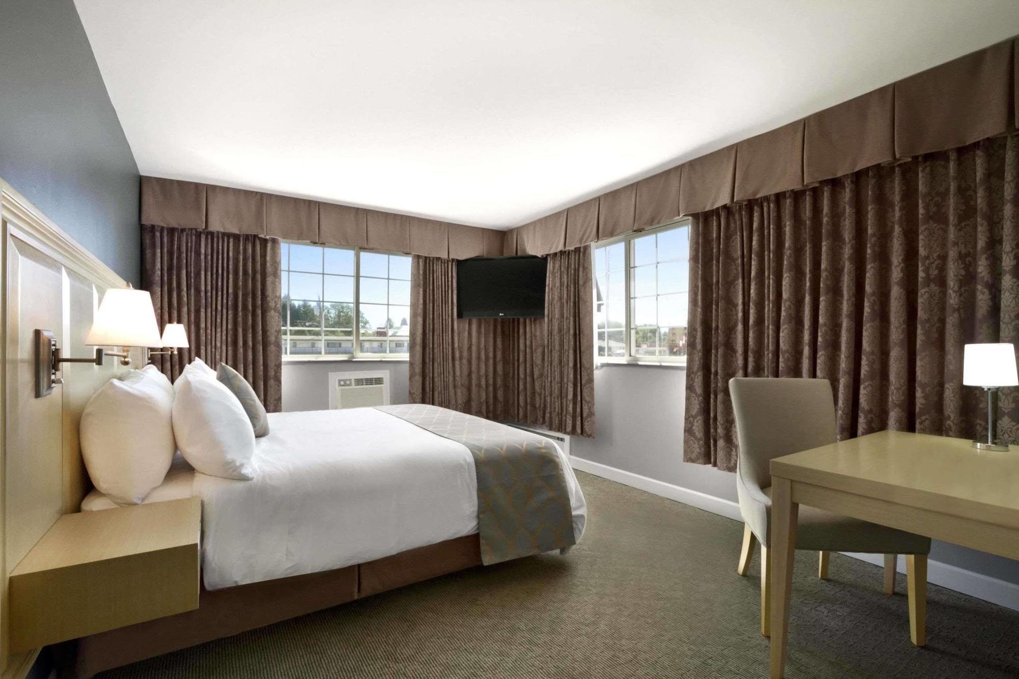 Red Lion Inn & Suites Abbotsford Buitenkant foto