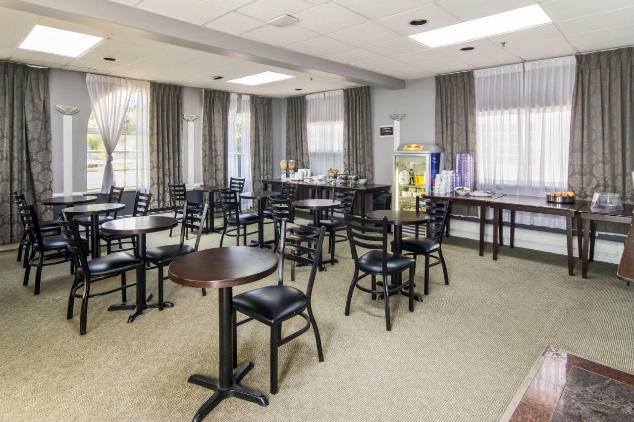 Red Lion Inn & Suites Abbotsford Buitenkant foto