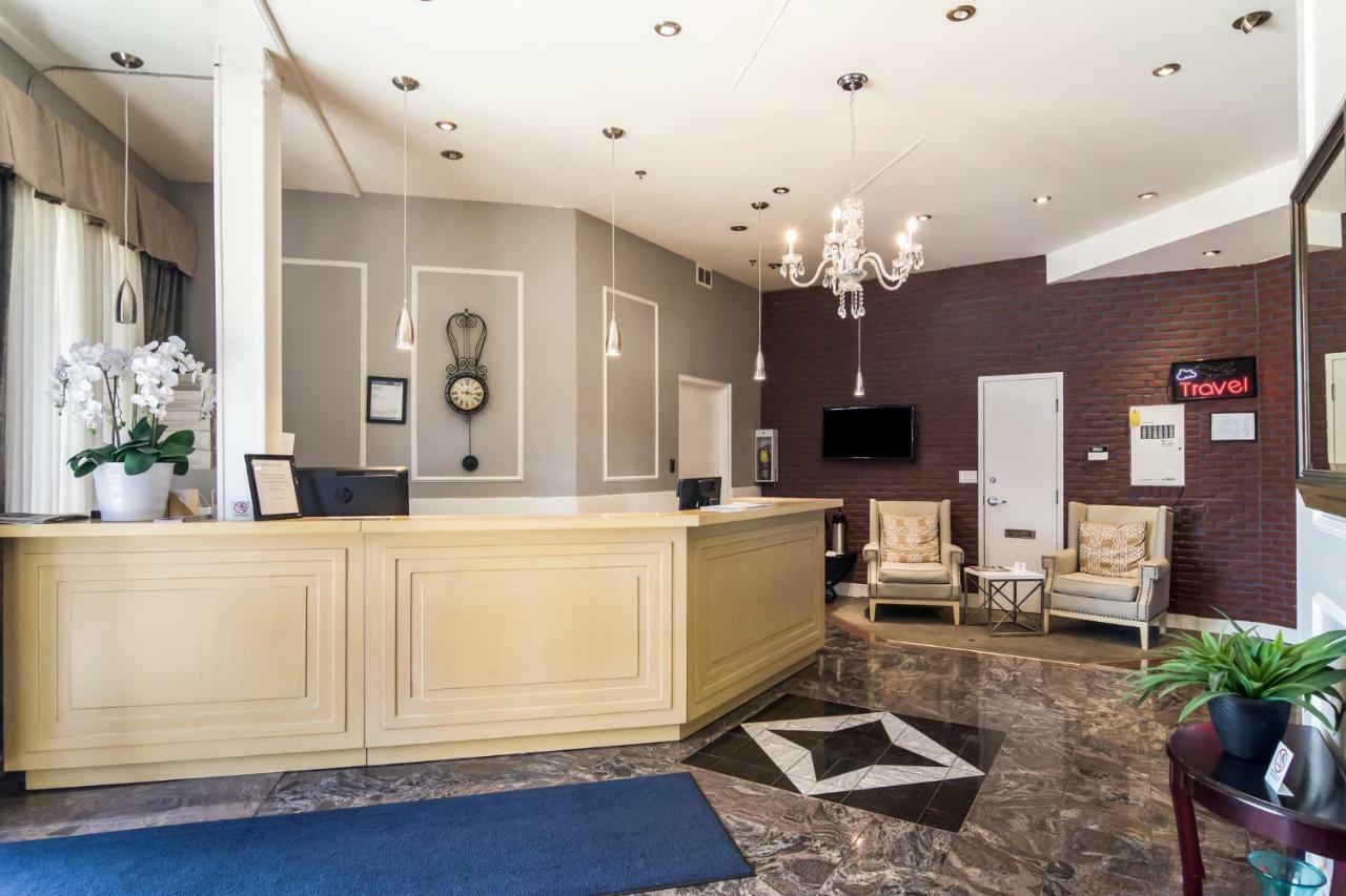 Red Lion Inn & Suites Abbotsford Buitenkant foto