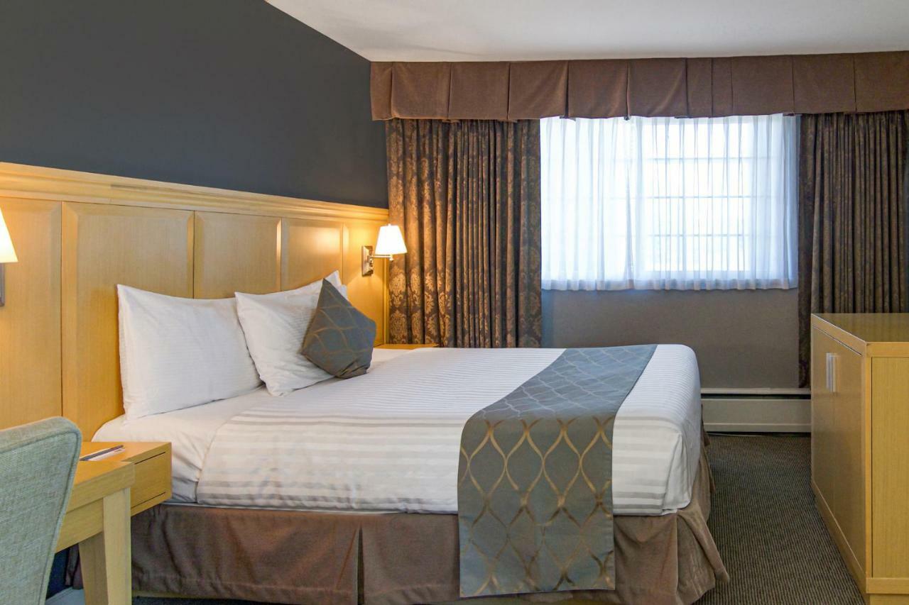 Red Lion Inn & Suites Abbotsford Buitenkant foto