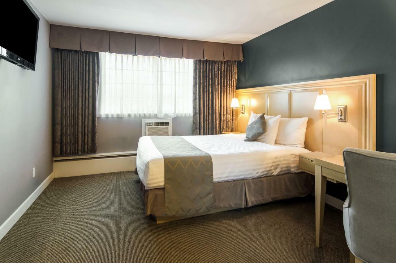Red Lion Inn & Suites Abbotsford Buitenkant foto